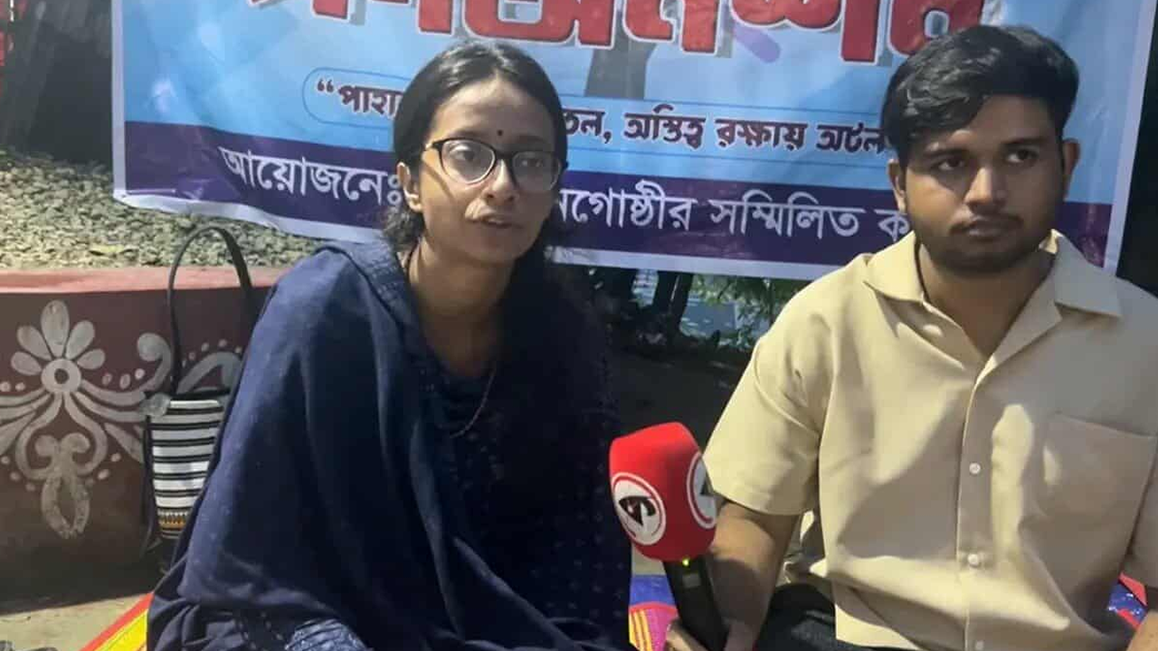 সংবাদ সম্মেলনকালে সুস্মিতা কর। ছবি : কালবেলা