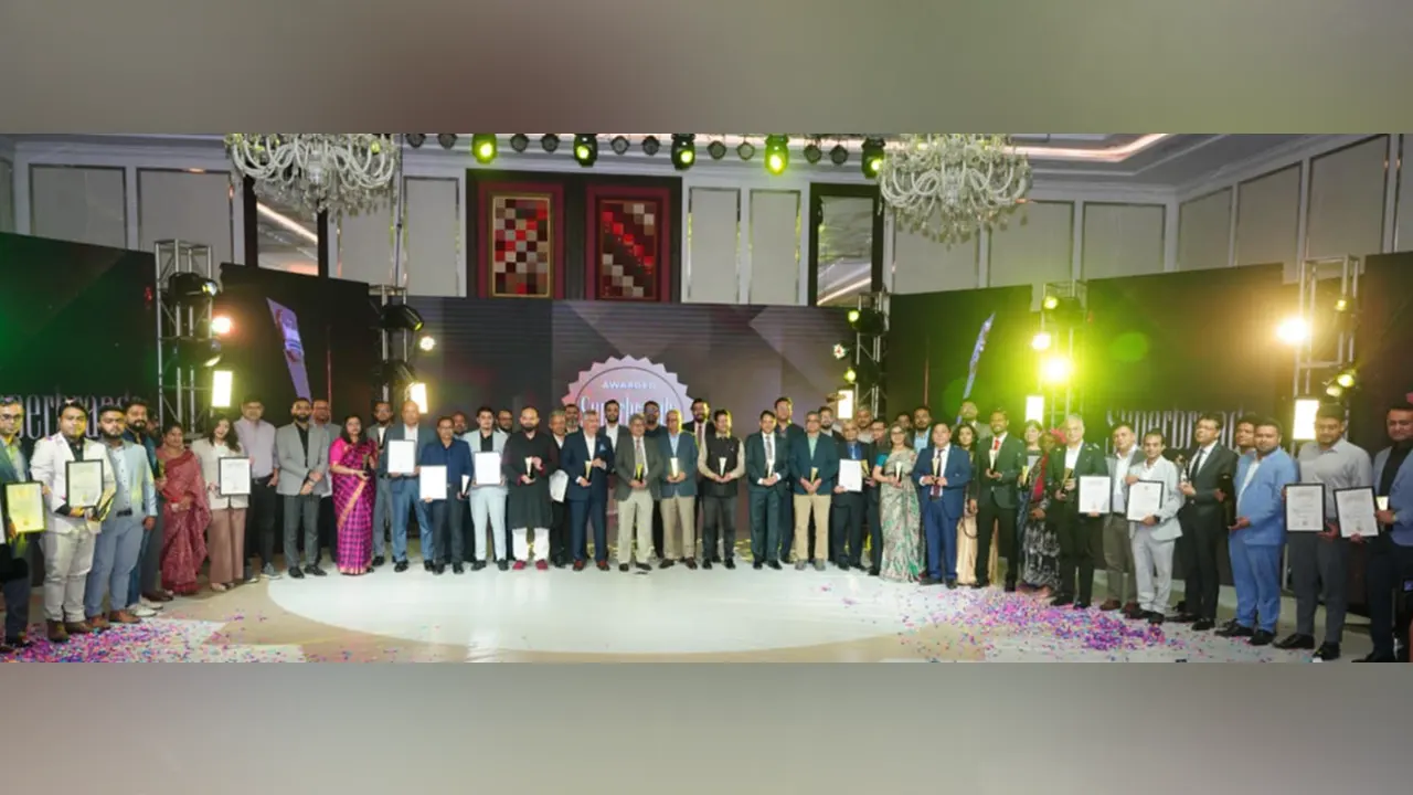 দেশের ৪৯টি শীর্ষস্থানীয় ও আস্থাভাজন ব্র্যান্ডকে সুপারব্র্যান্ডসের সম্মাননা। ছবি : সংগৃহীত