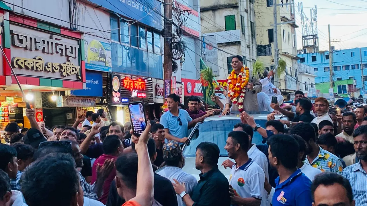 মো. ফখরুল ইসলামকে সংবর্ধনা দেন বিএনপির কয়েক হাজার নেতাকর্মী। ছবি : কালবেলা