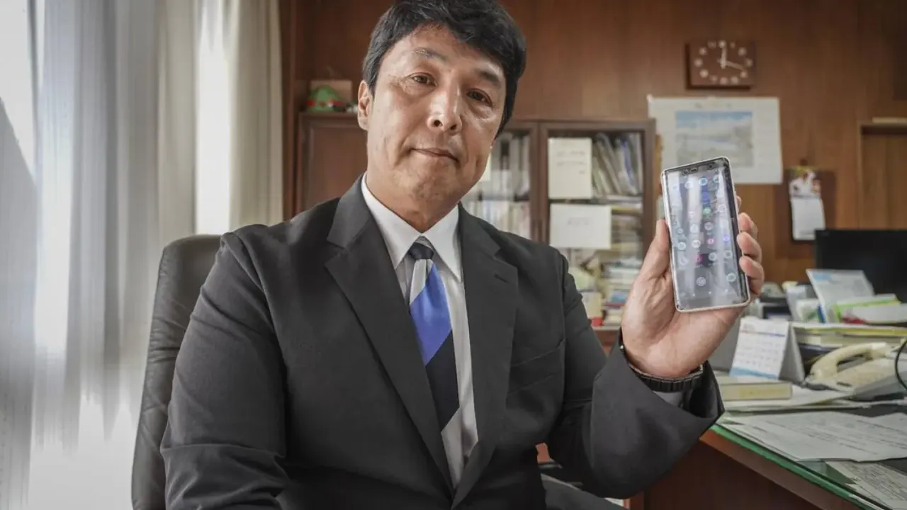 শহরের মেয়র মাসাফুমি কোকি।