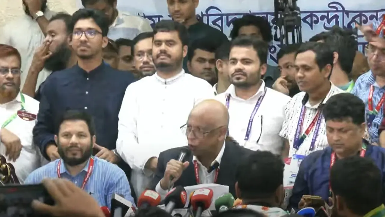 চাকসুর নবনির্বাচিত নেতৃবৃন্দ। ছবি : সংগৃহীত
