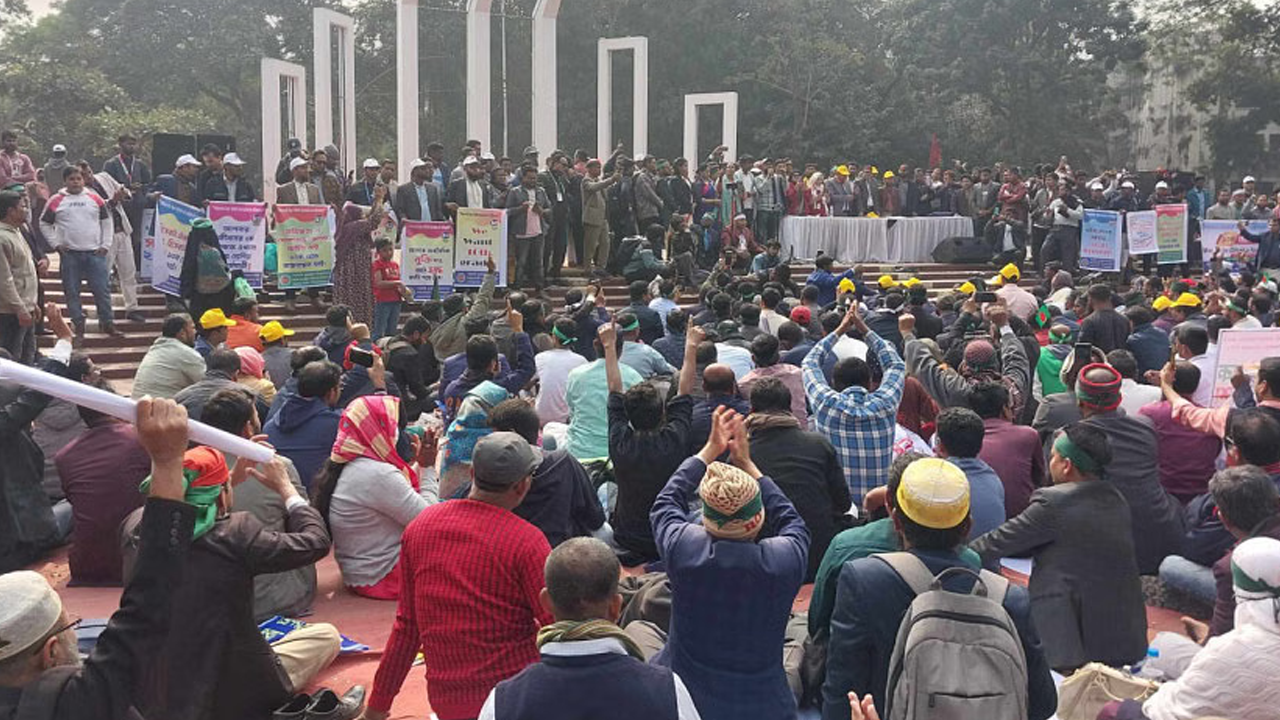 শিক্ষা ভবন অভিমুখে এমপিওভুক্ত শিক্ষকদের ‘ভুখা মিছিল’ আজ