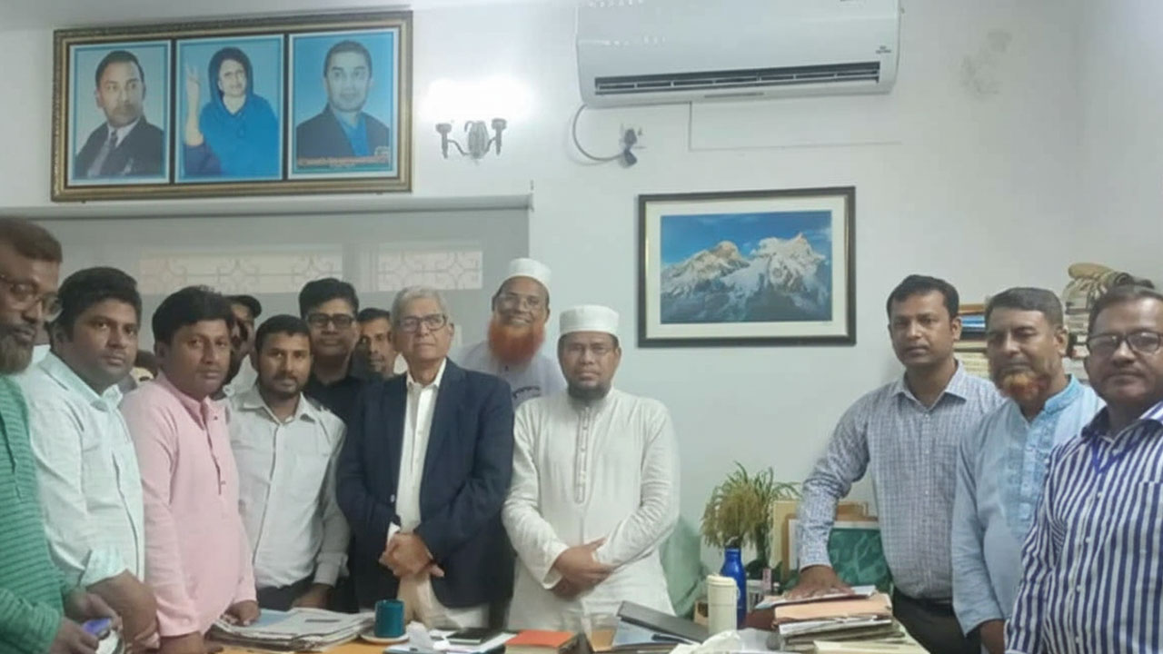 বিএনপি মহাসচিবের যে আশ্বাসে সন্তুষ্ট আন্দোলনরত শিক্ষকরা