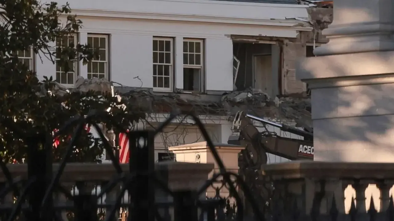 ট্রাম্পের জন্য আধুনিক বলরুম তৈরি হচ্ছে