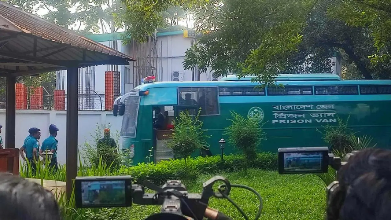 অভিযুক্ত ১৫ সেনা কর্মকর্তাকে কারাগারে পাঠানোর নির্দেশ