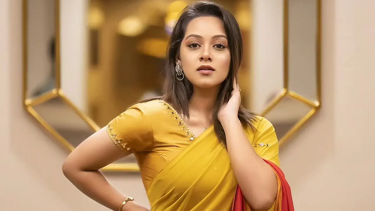 প্রার্থনা ফারদিন দীঘি । ছবি : সংগৃহীত