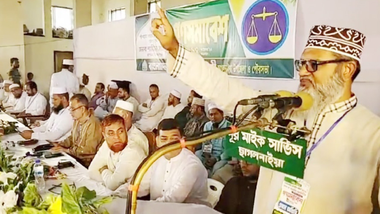 ফেনীতে গণসমাবেশে বক্তব্য দেন শামীম সাঈদী। ছবি : কালবেলা