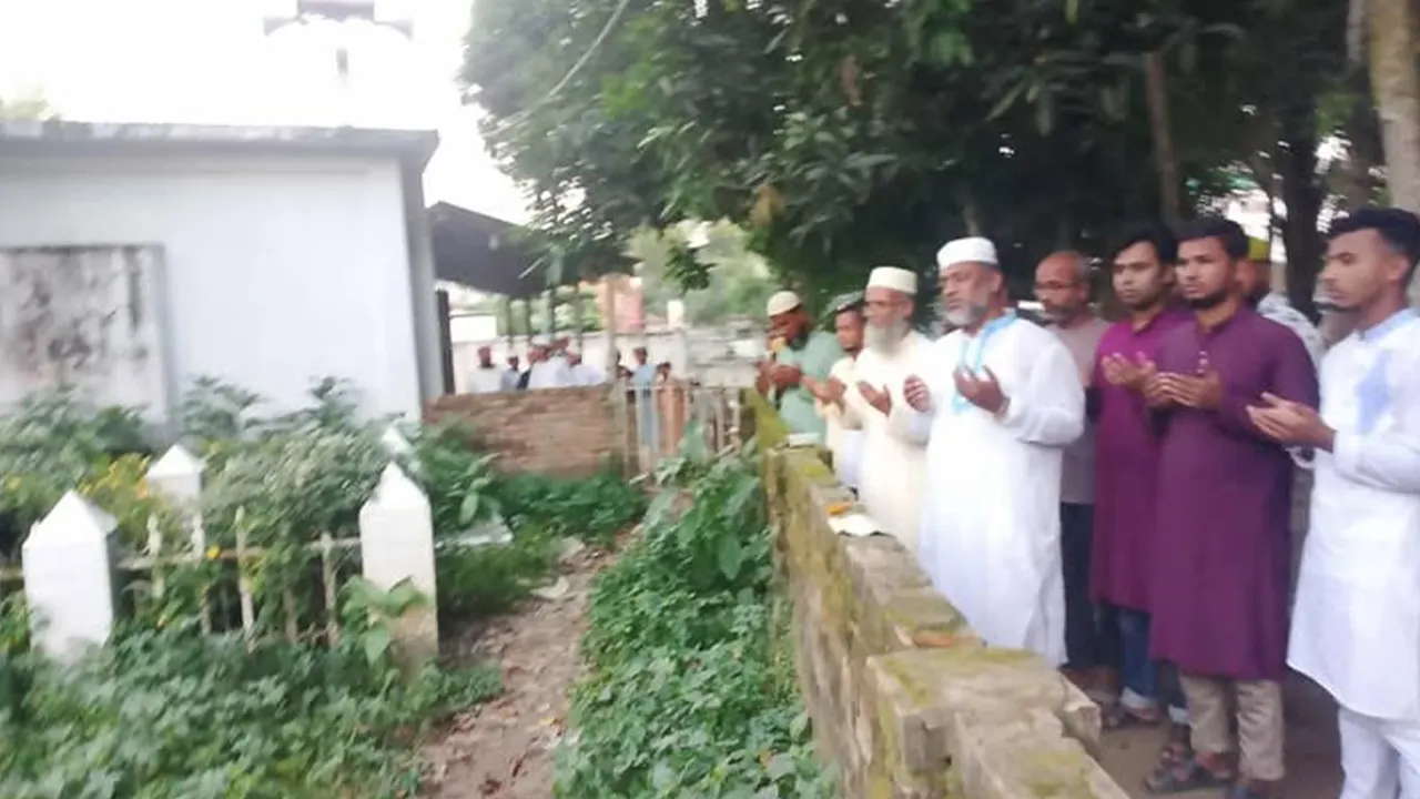 আ.লীগ নেতার কবর জিয়ারত করলেন জামায়াতের এমপি প্রার্থী