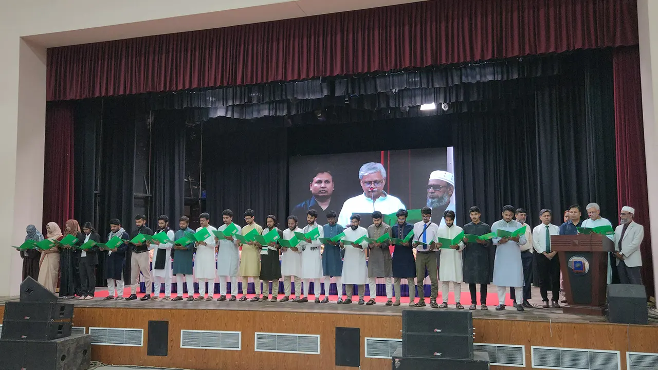 শপথ নিলেন রাকসুর নবনির্বাচিত প্রতিনিধিরা