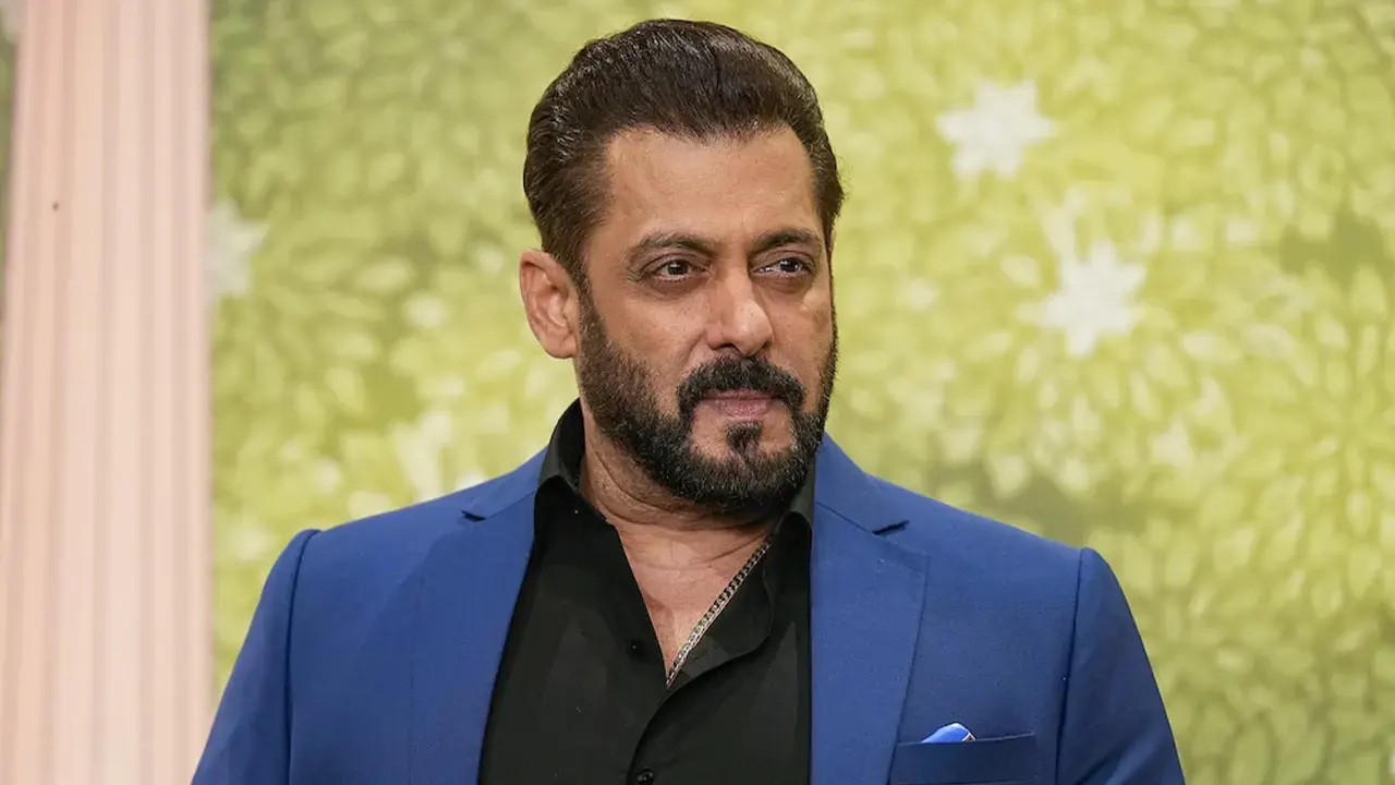 জ্যামে আটকা সালমান, বাইকে পৌঁছালেন শুটিং ফ্লোরে