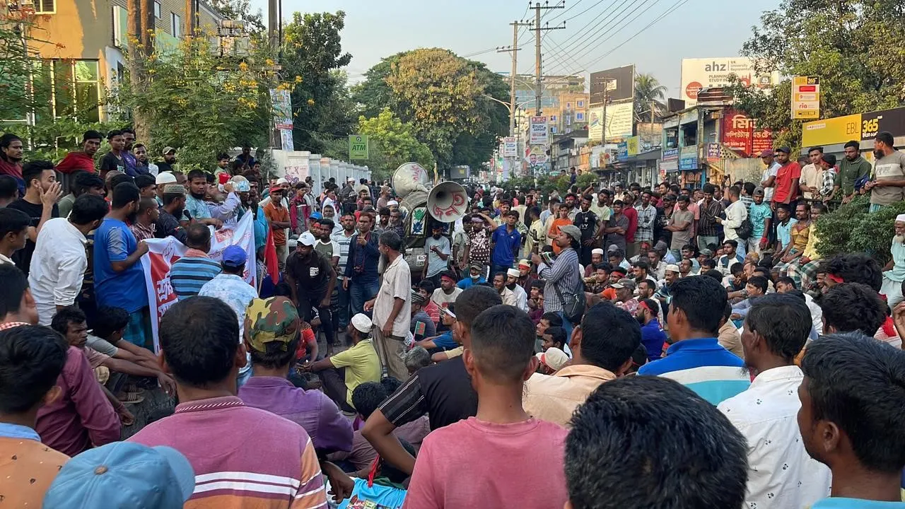 সিলেটে অটোরিকশা চালুর দাবিতে সড়ক অবরোধ