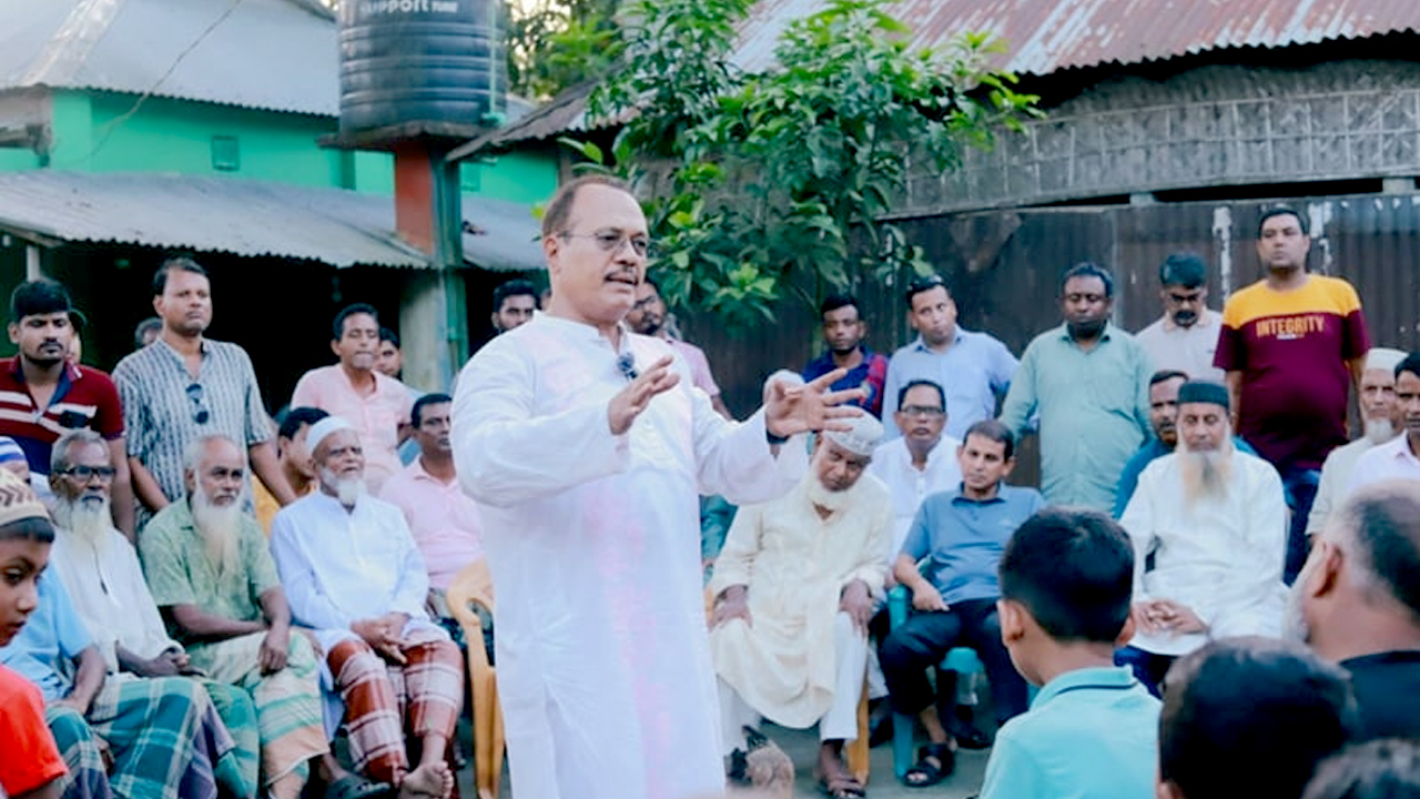বিএনপিকে গাইবান্ধার ৫টি আসনই উপহার দেওয়ার ঘোষণা আমিনুলের