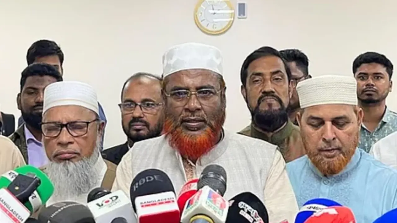 ইসলামী ব্যাংকের সঙ্গে জামায়াতের সম্পর্ক স্পষ্ট করলেন গোলাম পরওয়ার
