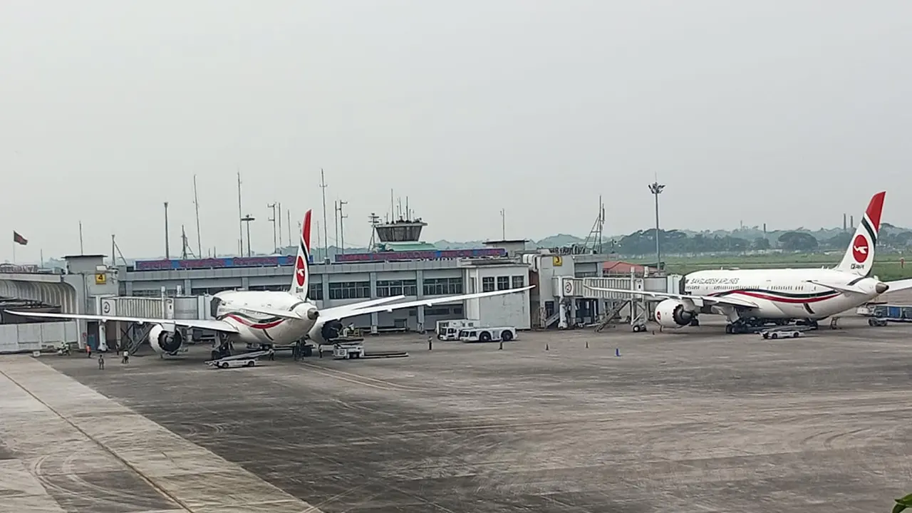 ৫ ঘণ্টা পর বিকল্প ফ্লাইটে সিলেট ছাড়লেন লন্ডনগামী ২৬২ যাত্রী