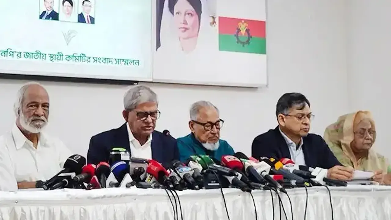 সরকারি অফিসে শেখ মুজিবের ছবি টাঙানোর বিধান ইস্যুতে বিএনপির ক্ষোভ