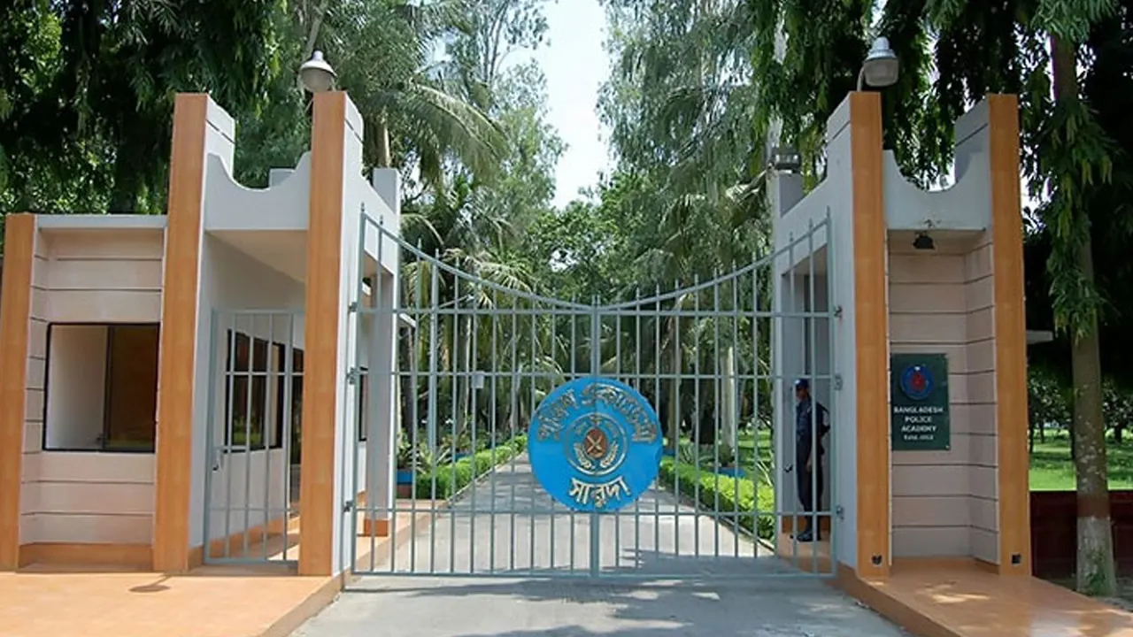 পুলিশ একাডেমি থেকে পালিয়েছেন ডিআইজি এহসানুল্লাহ