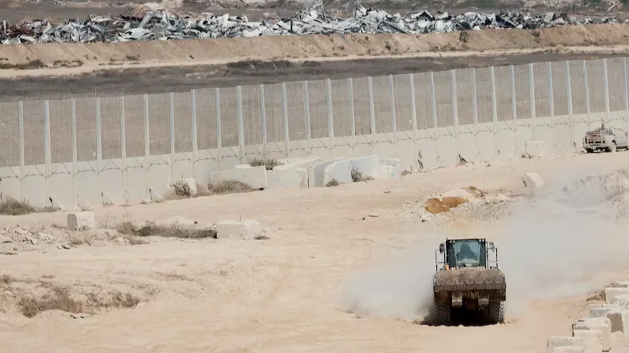 গাজায় আবারও ব্যাপক বিমান ও কামান হামলা চালিয়েছে ইসরায়েল