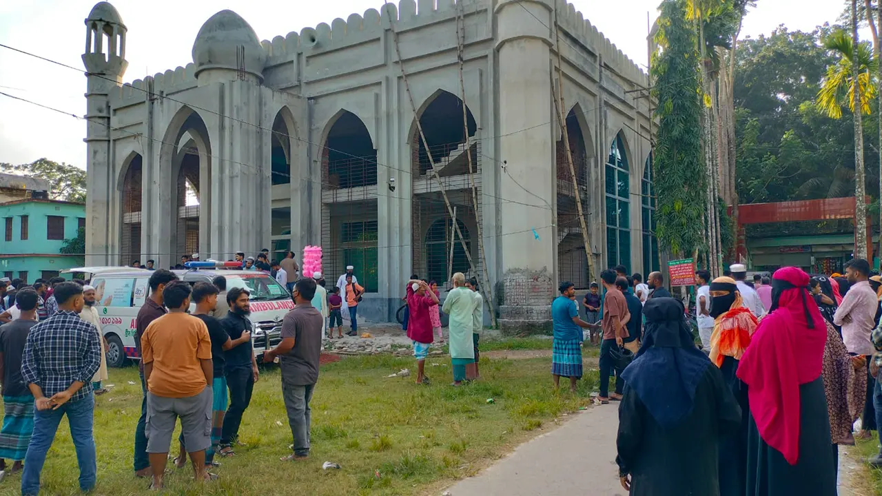 মসজিদের ছাদ থেকে নিখোঁজ অটোচালকের মরদেহ উদ্ধার
