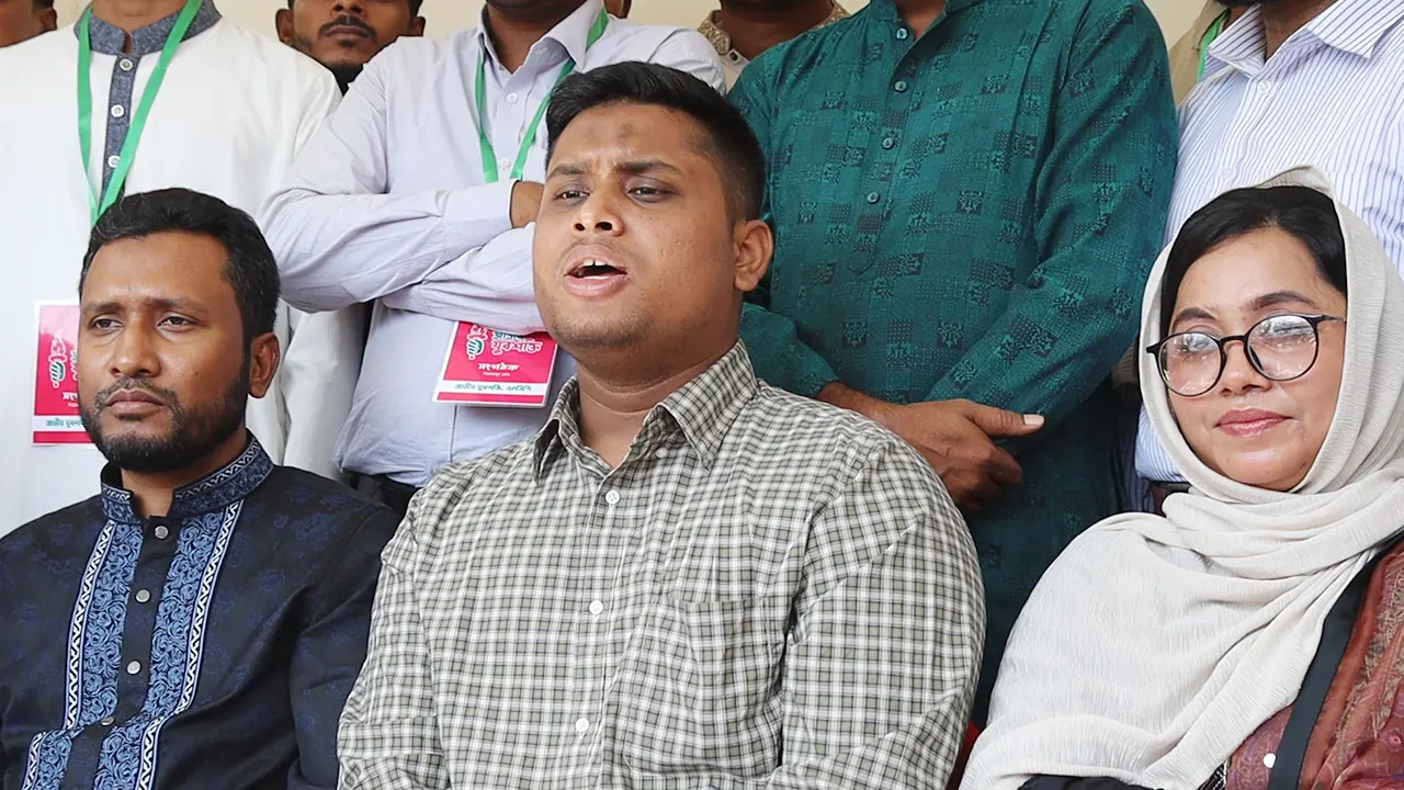 বিএনপি-জামায়াতের সঙ্গে এনসিপির দূরত্বের বিষয়টি ঠিক নয় : হাসনাত