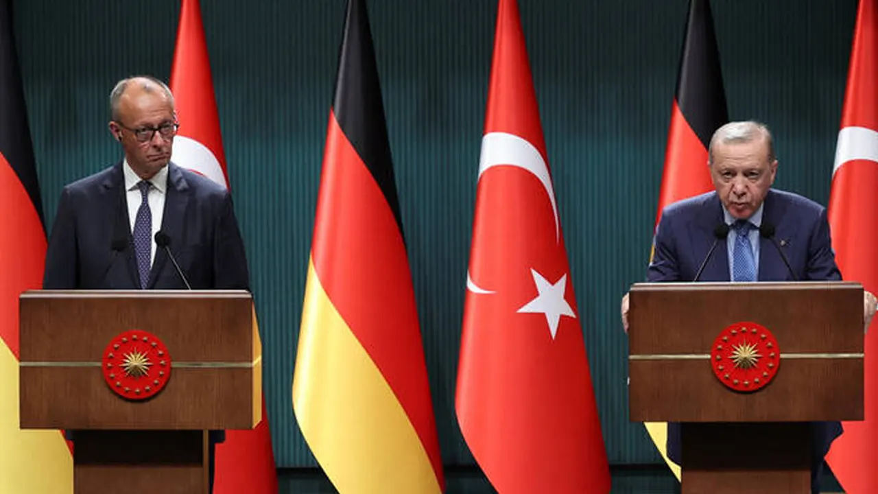 জার্মান চ্যান্সেলরকে তুলোধুনো করলেন এরদোয়ান