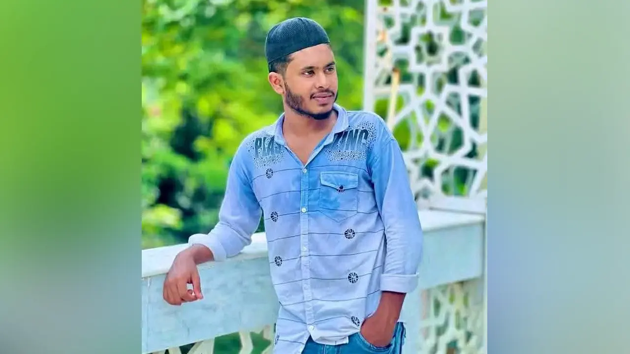 মাঠেই মৃত্যুর কোলে ঢলে পড়লেন তরুণ ফুটবলার