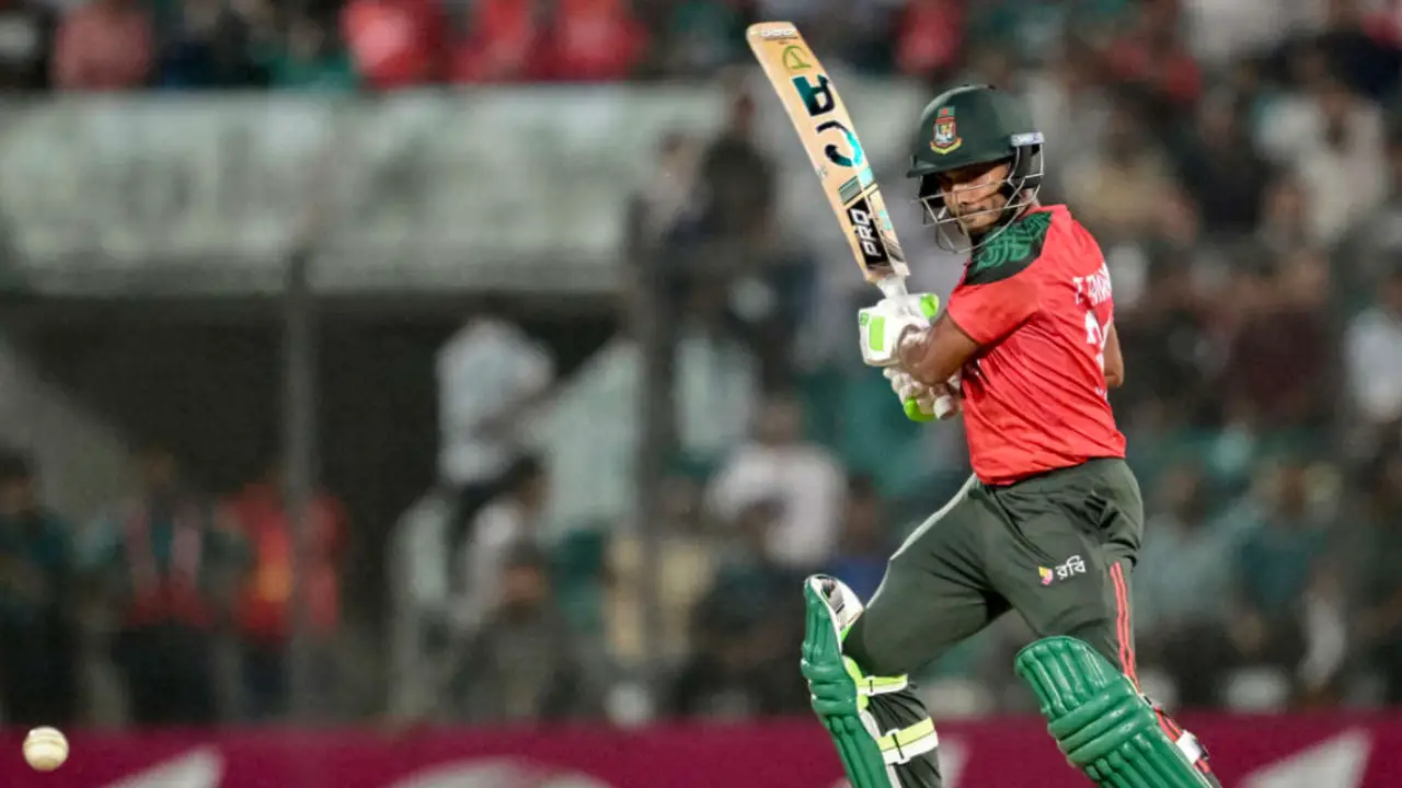 তামিমের দুর্দান্ত ইনিংসের পরও বাংলাদেশের মাঝারি সংগ্রহ