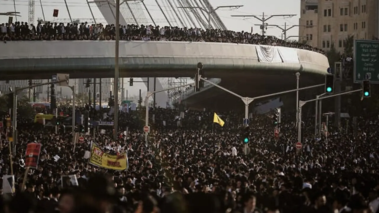 বিক্ষোভে উত্তাল ইসরায়েল