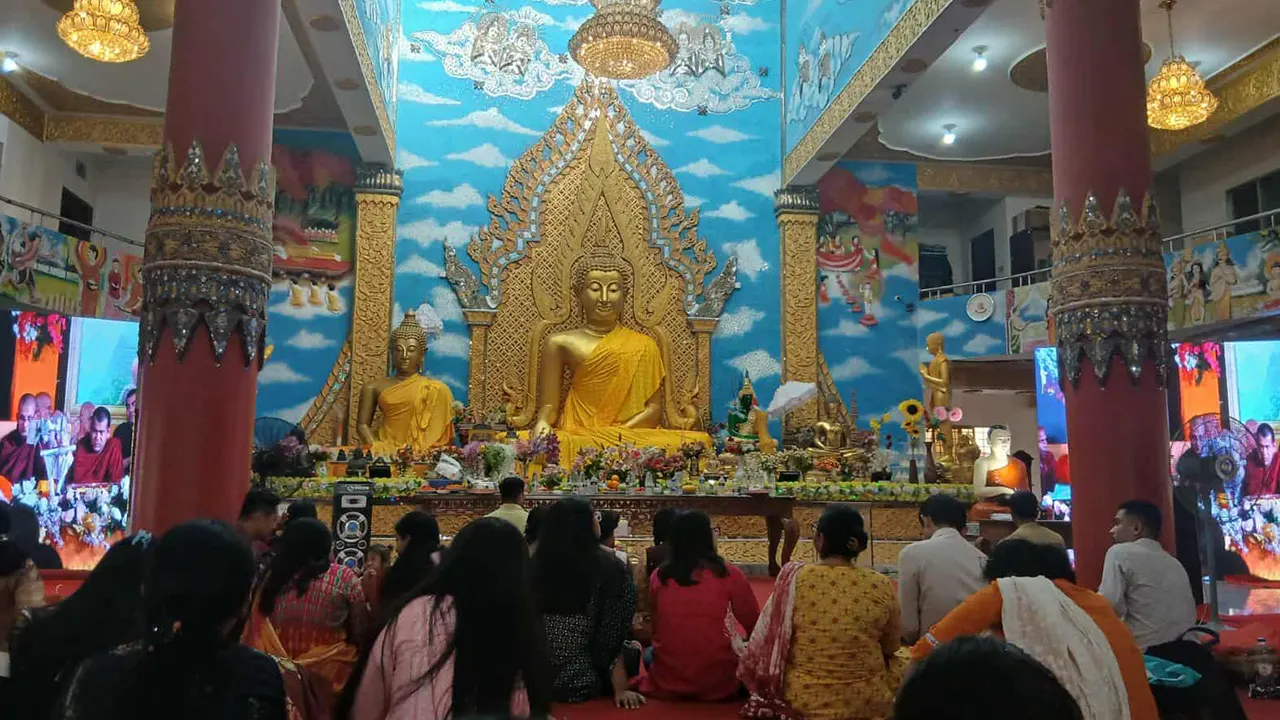 ‘ঢাকায় দানোত্তম কঠিন চীবর দান উৎসব’