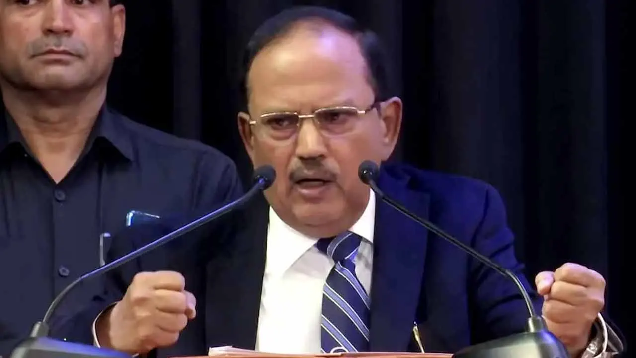 দুর্বল শাসন ব্যবস্থাই বাংলাদেশে সরকার পতনের কারণ : অজিত দোভাল