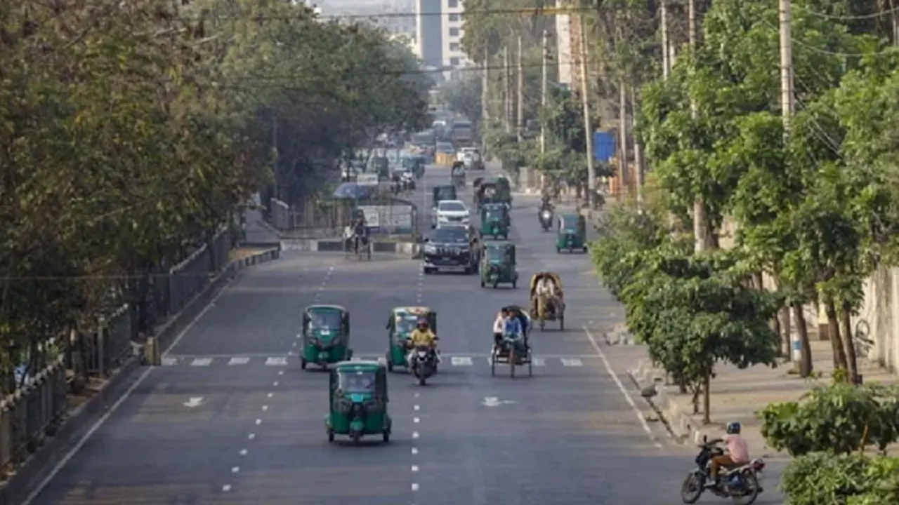 ঢাকার বাতাস আজ সহনীয়