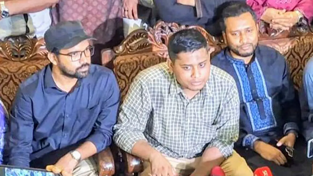 নির্বাচন কমিশন ভাগাভাগি হয়ে গেছে : হাসনাত আবদুল্লাহ