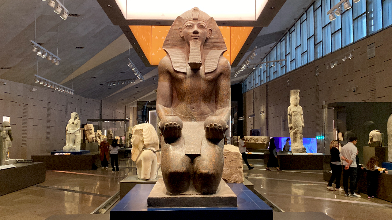 ফেরাউনের সোনার মুখোশ-সিংহাসন প্রথমবারের মতো জনসম্মুখে