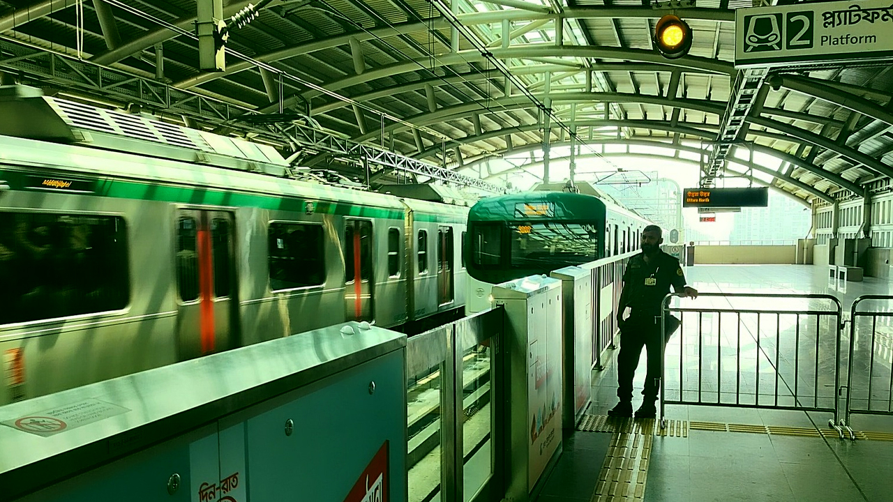 হঠাৎ বন্ধ ছিল মেট্রোরেল, জানা গেল কারণ