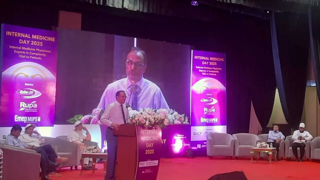 ‘অর্থ নয়, আত্মতৃপ্তিই চিকিৎসার আসল প্রাপ্তি’