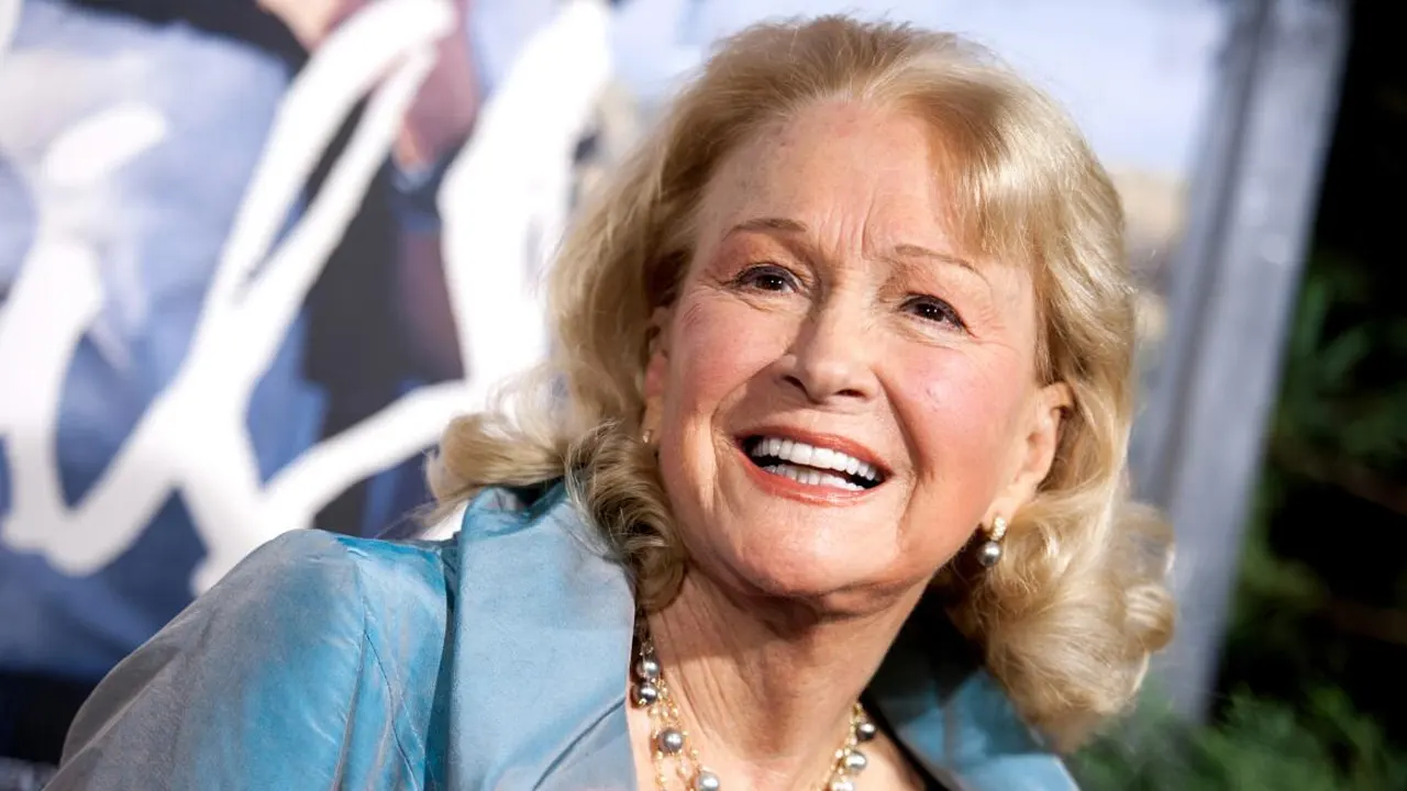 মারা গেলেন হলিউড অভিনেত্রী ডায়ান ল্যাড