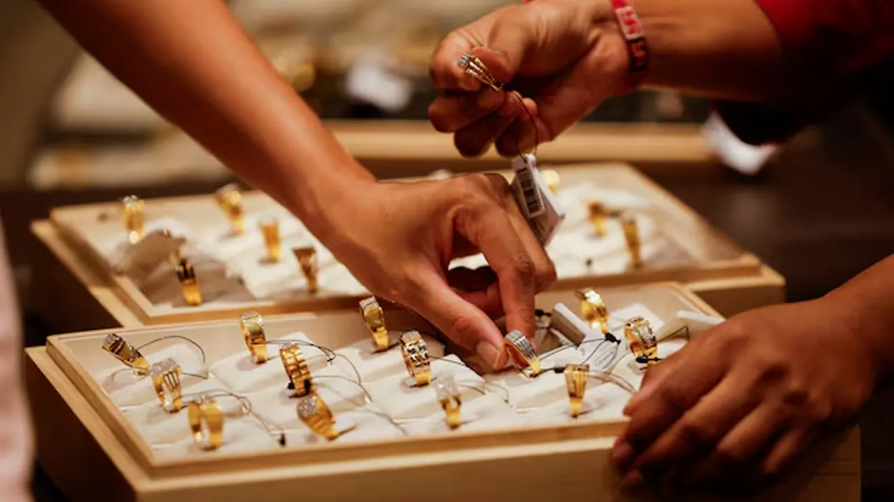 একই দিনে আবার বাড়ল স্বর্ণের দাম