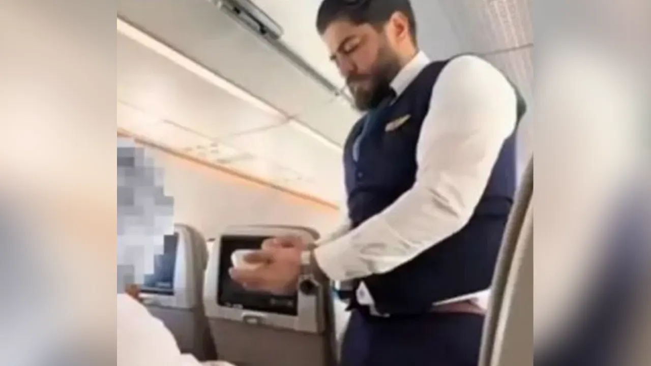 অসুস্থ ওমরাহযাত্রীর সেবা করে প্রশংসায় ভাসছেন কেবিন ক্রু