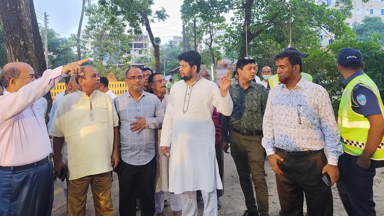 কুমিল্লার রামমালা গ্রন্থাগার দীর্ঘদিন ধরে অবহেলিত : তথ্য উপদেষ্টা মাহফুজ