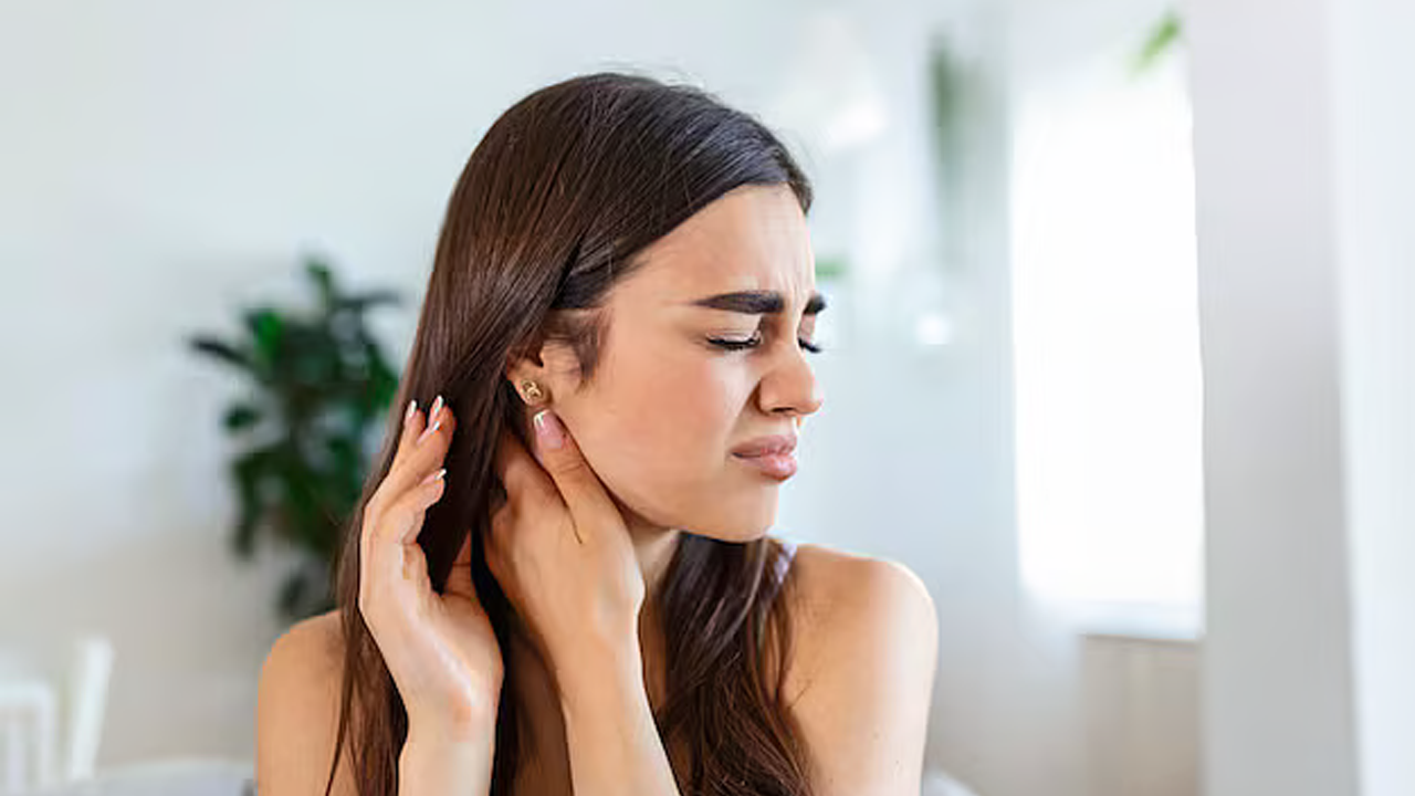 ঘাড় ঘোরালেই কটকট আওয়াজ? জেনে নিন কীসের ইঙ্গিত