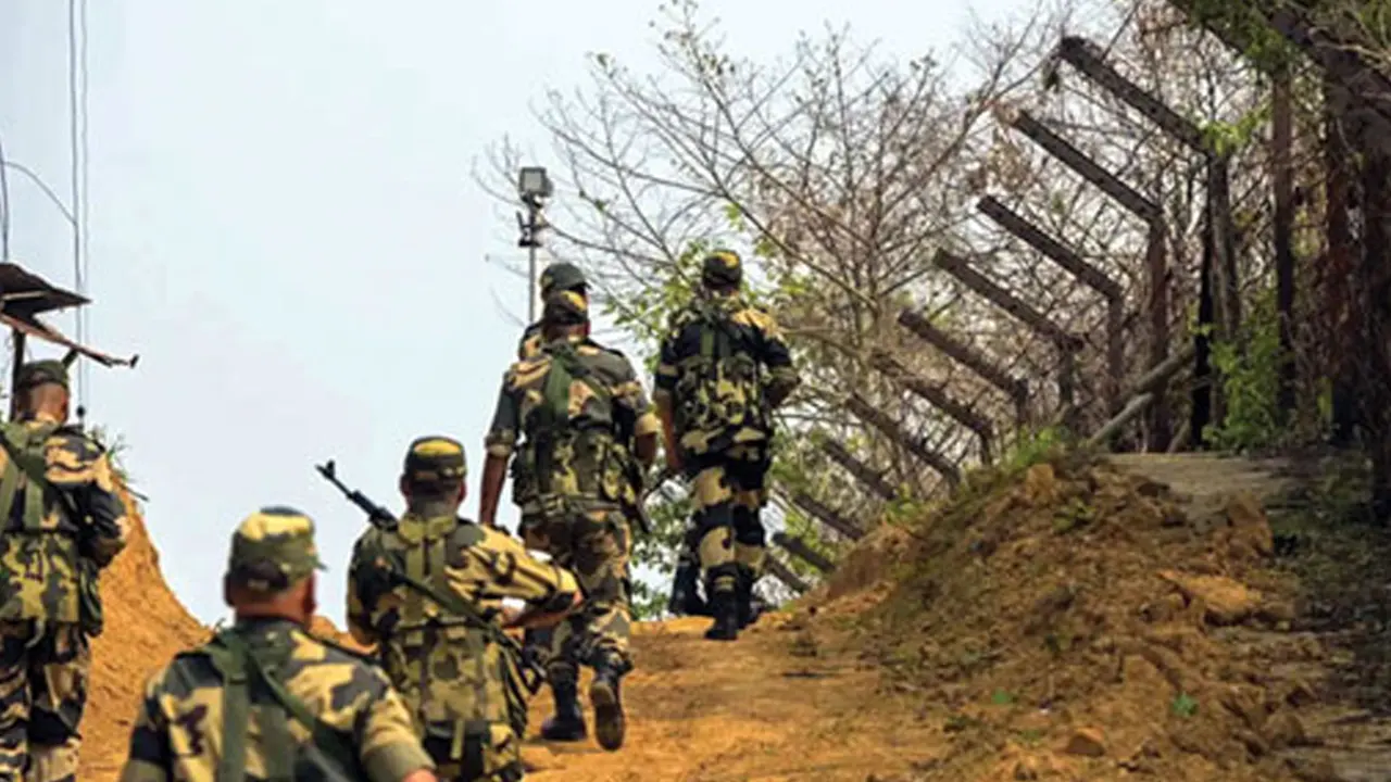 সীমান্তে বিএসএফের সাউন্ড গ্রেনেড নিক্ষেপ, বিজিবির প্রতিবাদ