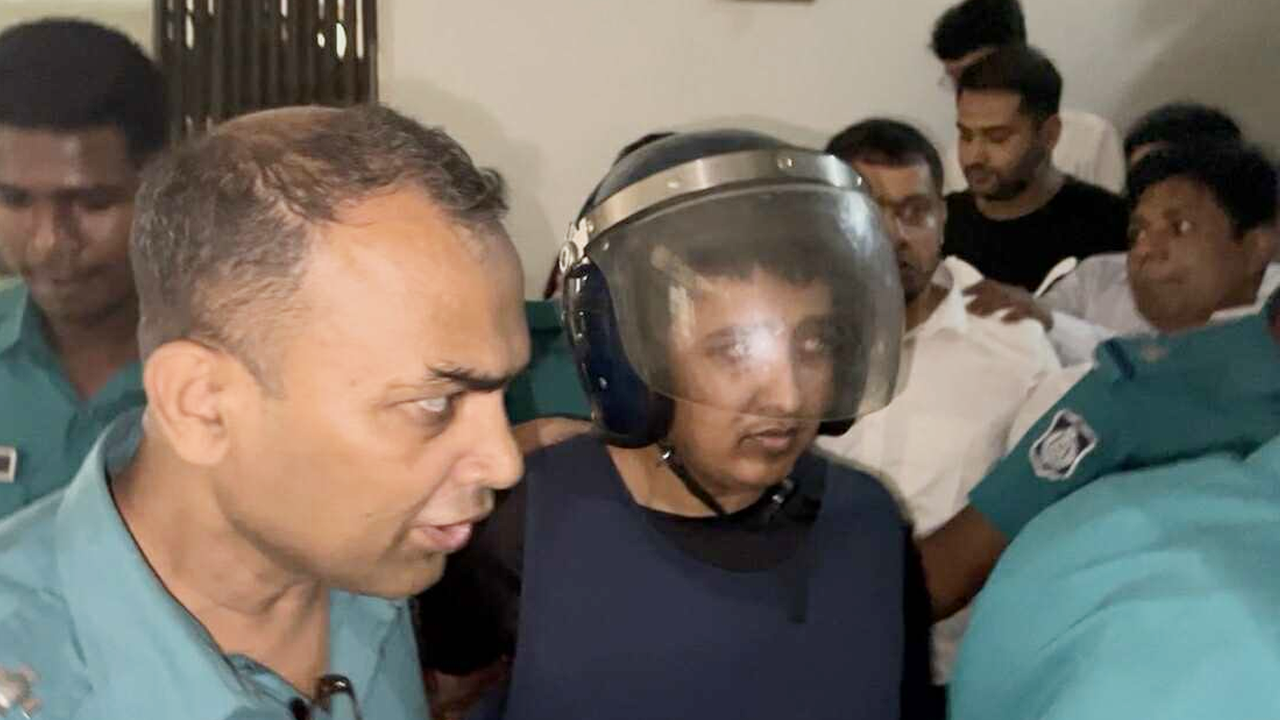 উত্তপ্ত এজলাস, বের করে দেওয়া হলো আইনজীবীকে