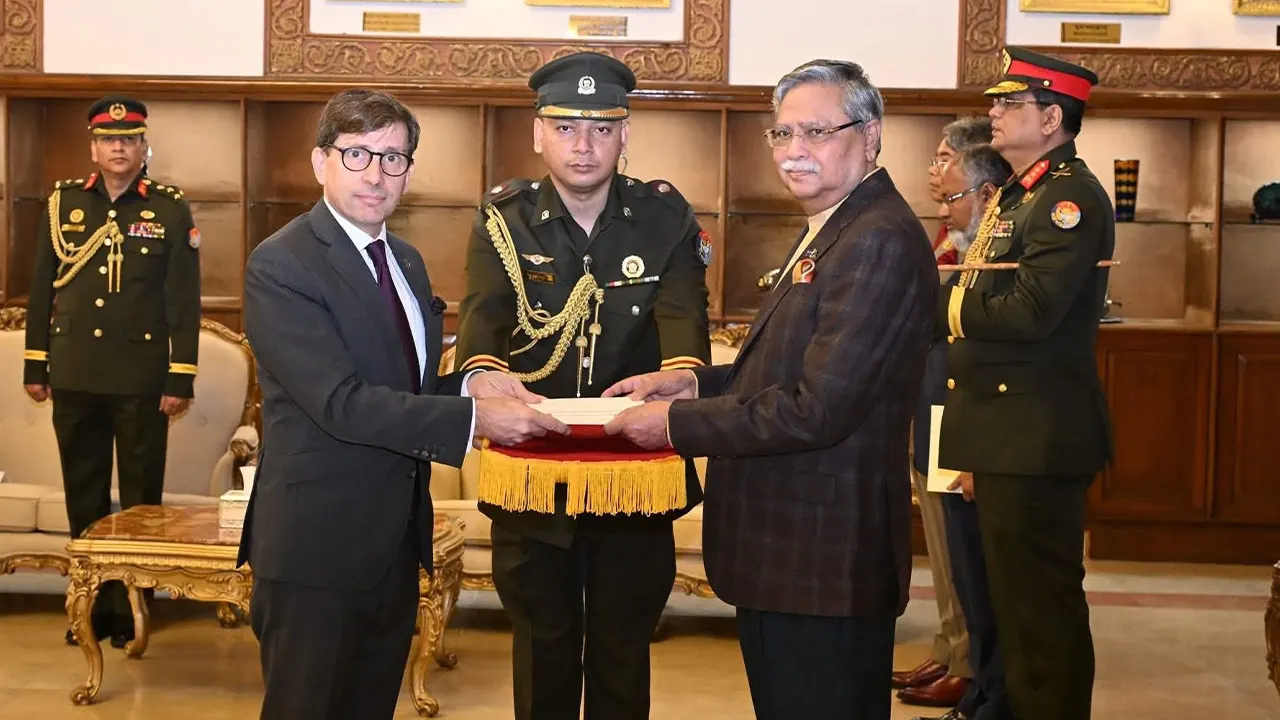 বাংলাদেশে নিযুক্ত ফ্রান্সের নতুন রাষ্ট্রদূতের পরিচয়পত্র পেশ