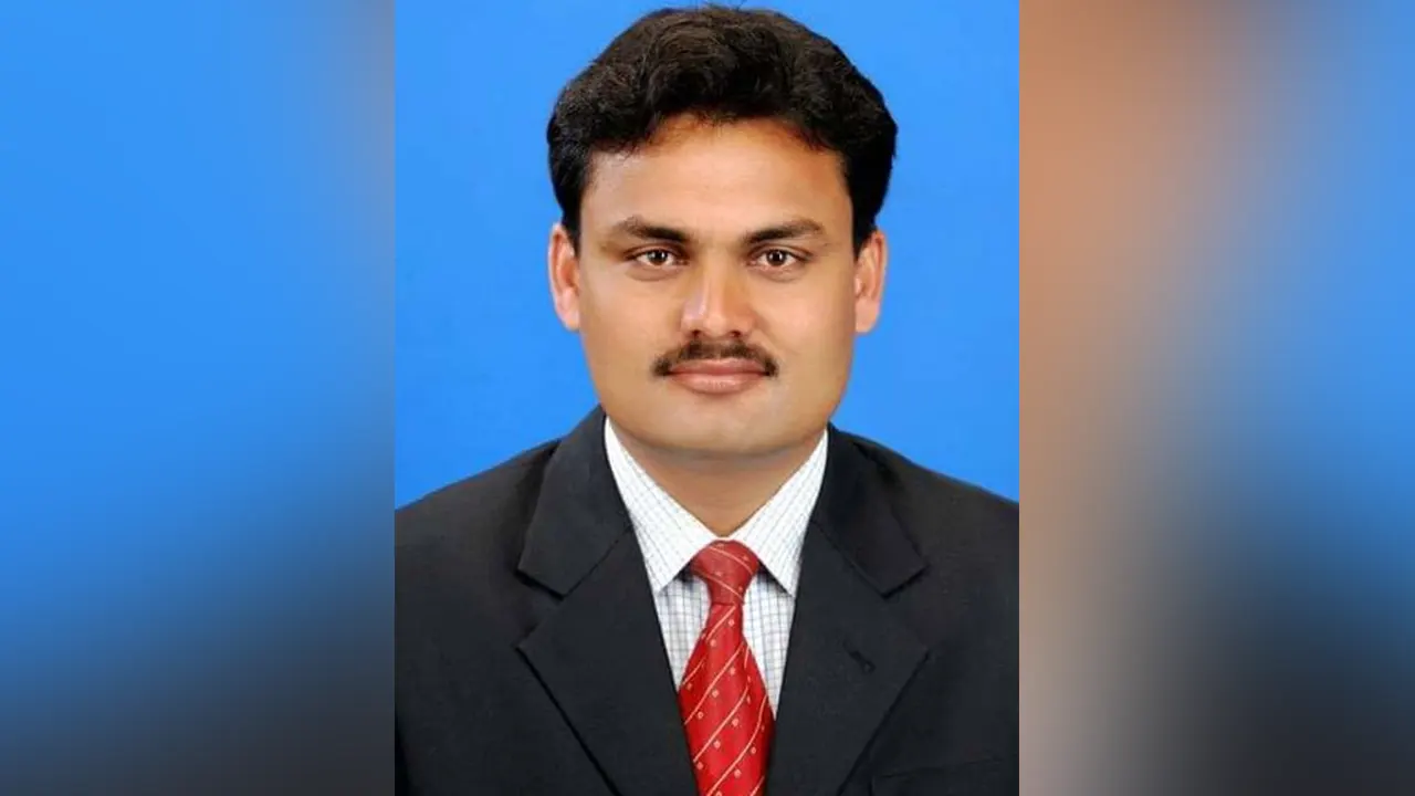 ঝিনাইদহে যুবলীগ নেতাকে গণধোলাই দিয়ে পুলিশে সোপর্দ