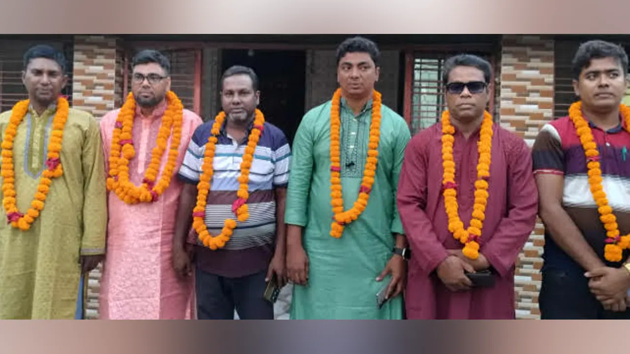 আশাশুনি প্রেস ক্লাবের সভাপতি হাসান, সম্পাদক আকাশ