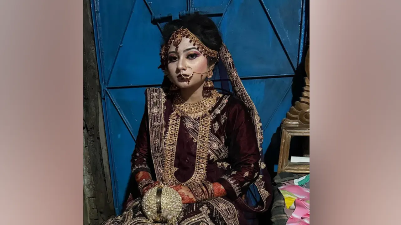 ইতালি প্রবাসীর স্ত্রীর ঝুলন্ত মরদেহ উদ্ধার