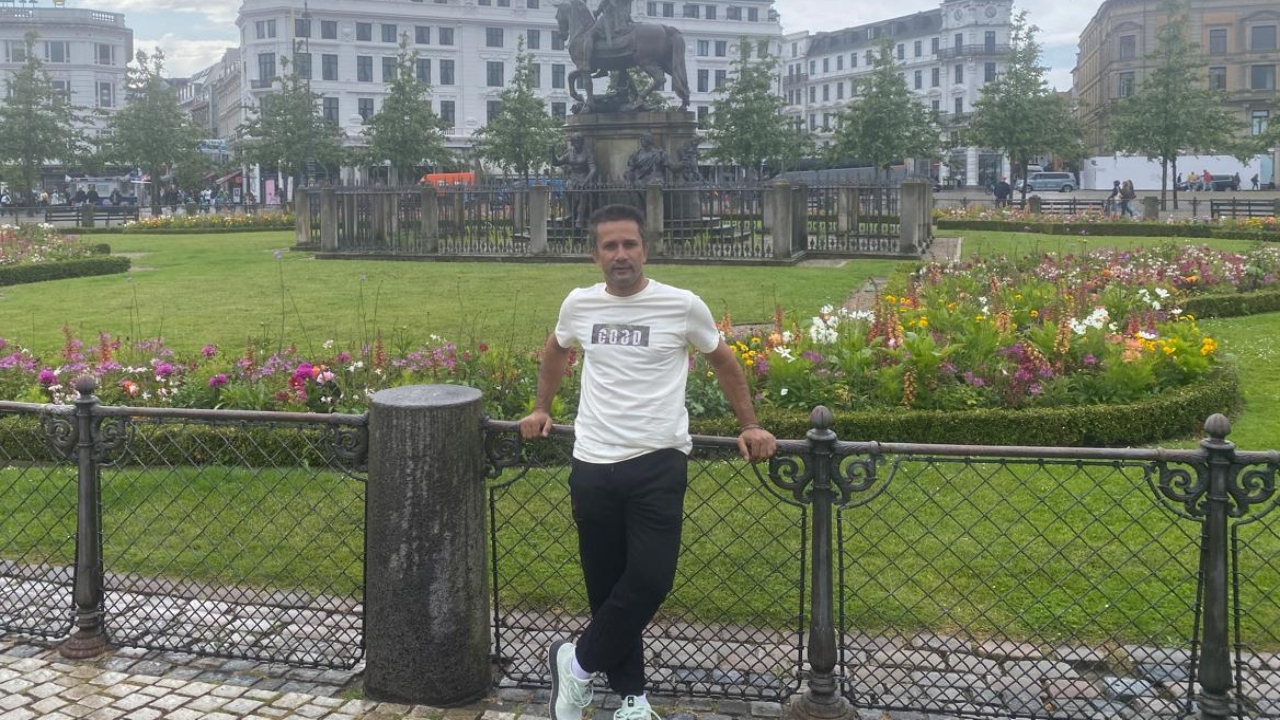 ‘নতুন বল, টাক করে লেগেছে, সঙ্গে সঙ্গে দাঁত পড়ে গেছে’