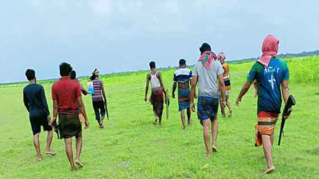 পদ্মার চরে গড়ে উঠছে একাধিক সন্ত্রাসী বাহিনীর ত্রাসের সাম্রাজ্য