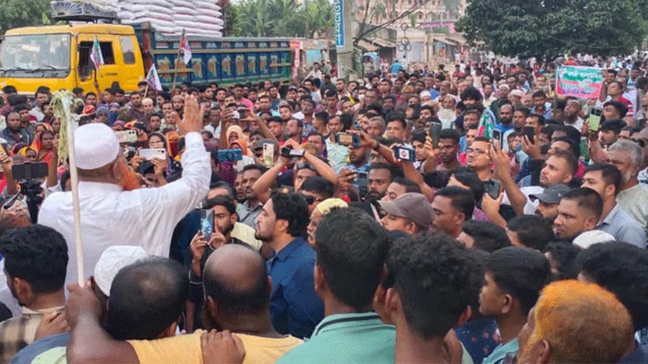 সাতক্ষীরা-৩ আসনে বিএনপি প্রার্থী কাজী আলাউদ্দিনকে বিজয়ী করতে গণমিছিল