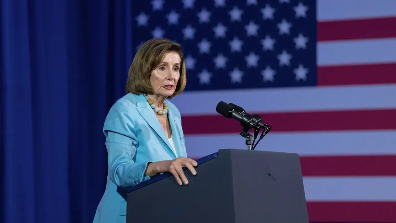 অবসরের ঘোষণা ন্যান্সি পেলোসির