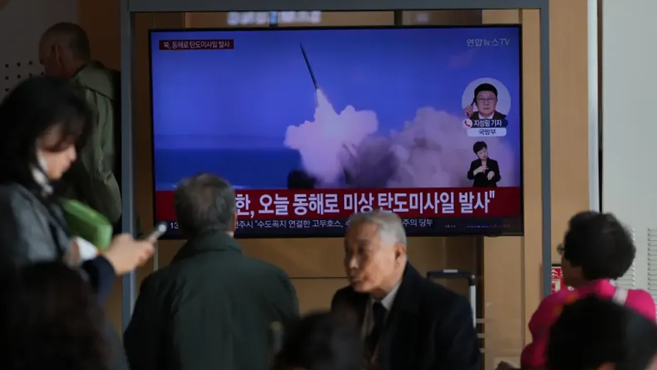 ব্যালিস্টিক ক্ষেপণাস্ত্র নিক্ষেপ করল উত্তর কোরিয়া